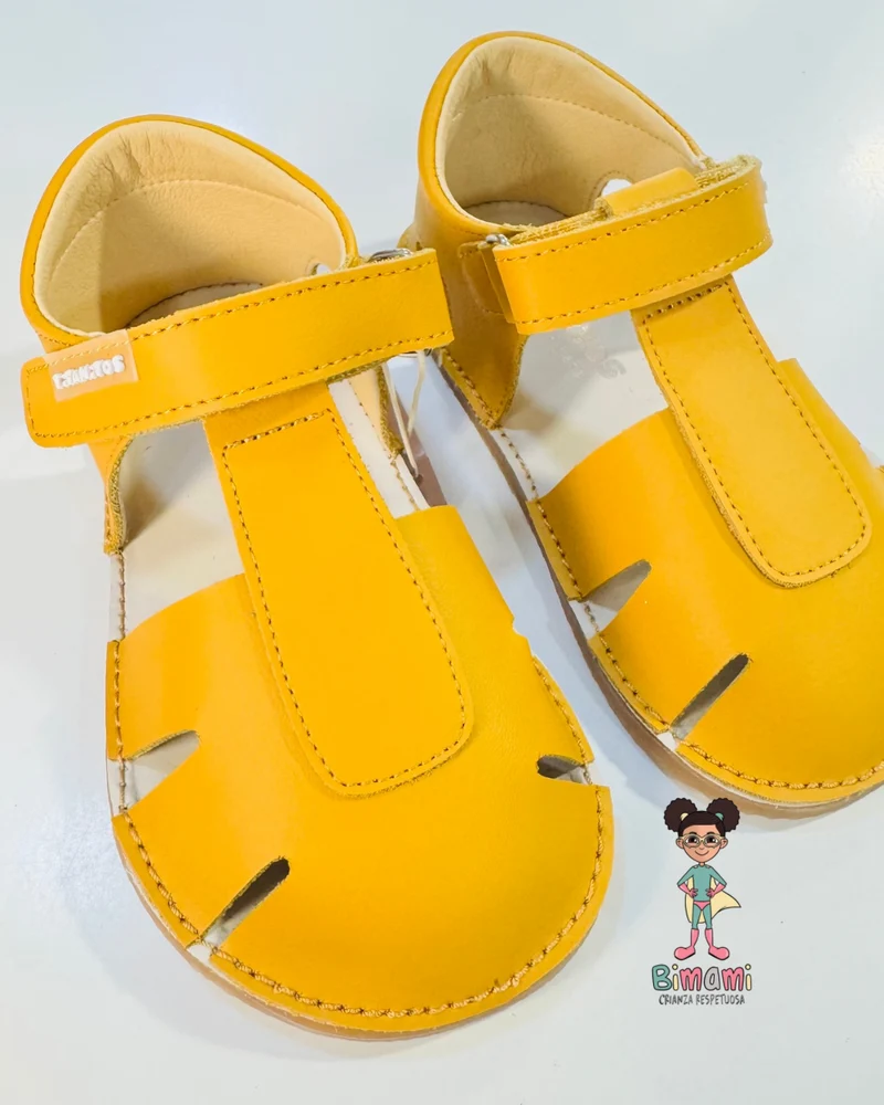 Sandalia Barefoot Albertic Mostaza - TITANITOS
