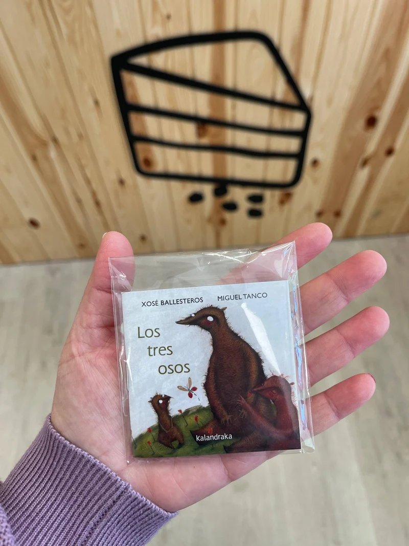 Mini Libro de Cumpleaños CASTELLANO · Kalandraka